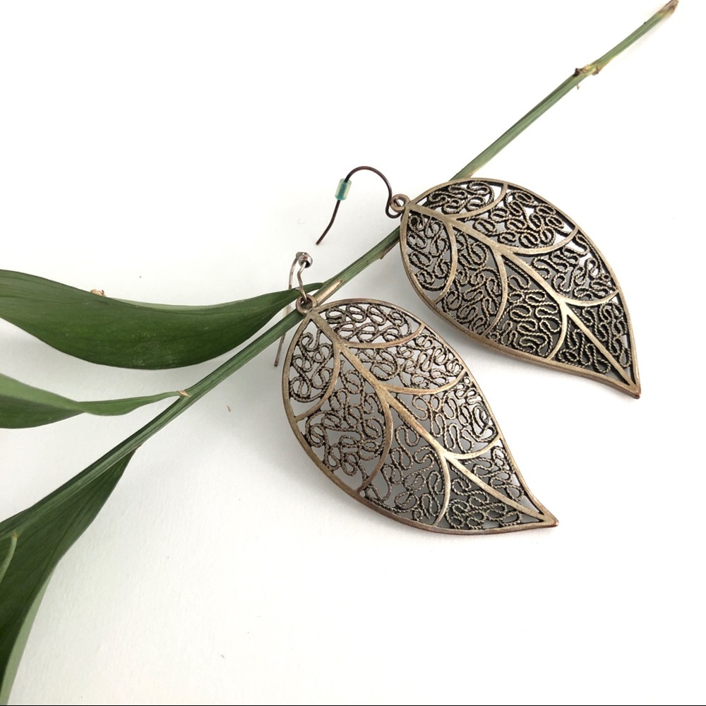 🍃 Brass Leaf Earrings